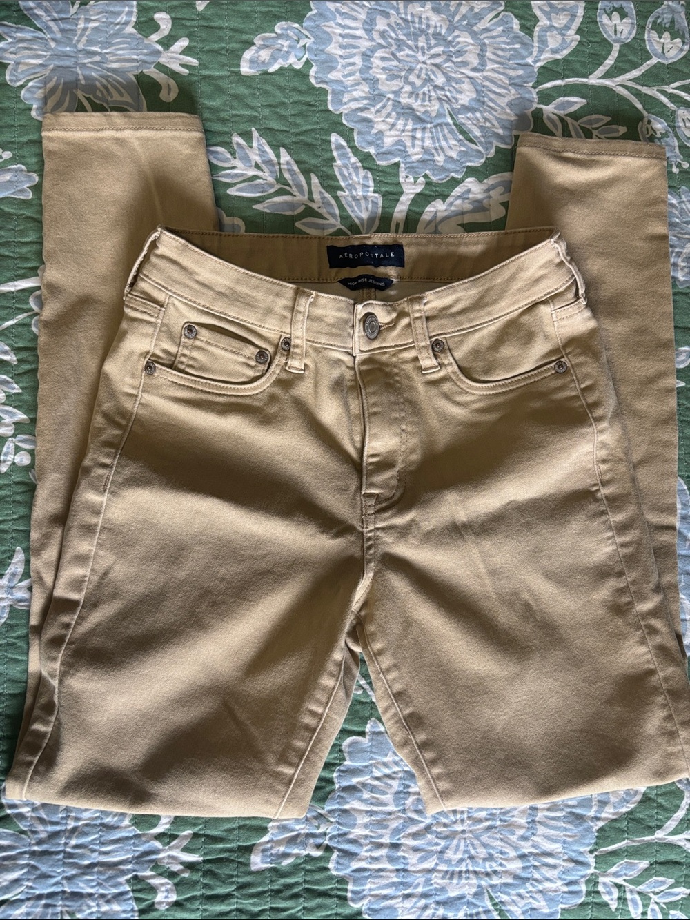 Aeropostale High-Rise Jegging in Beige Tan.